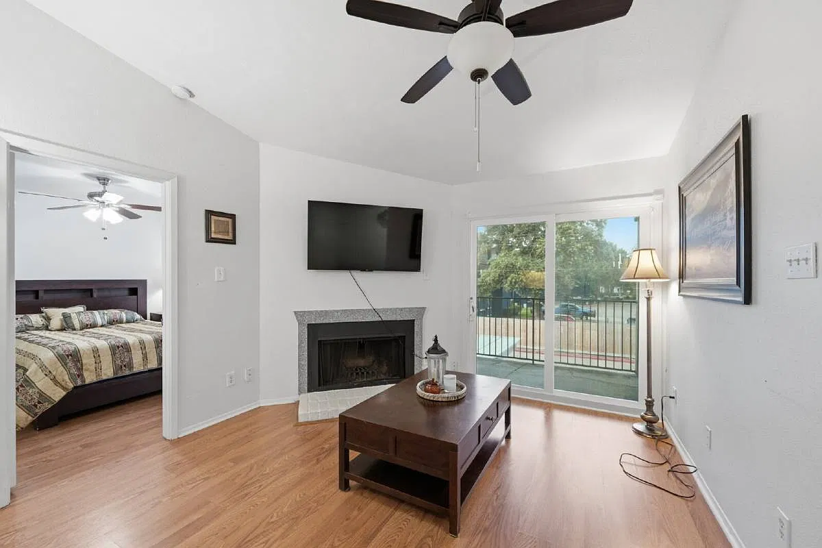 18800 Egret Bay Blvd #300 in Houston, TX 77058 — Photo 4