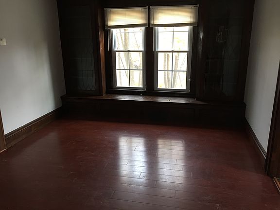 Dining Room (Creek Side)