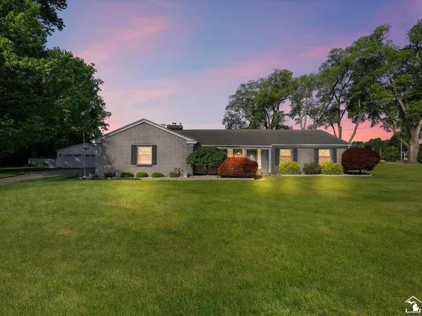 6579 Centennial Dr, Temperance, MI 48182
