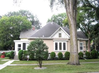 1002 9th St S, Fargo, ND 58103