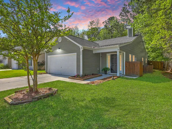 427 Savannah River Dr, Summerville, SC 29485