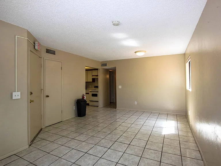 411 Whipple St — Photo 6