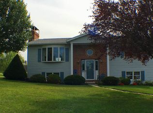 50 Longview Dr, Hanover, PA 17331