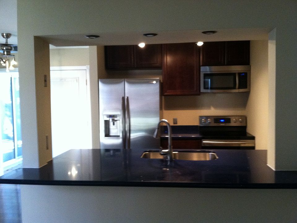 1st image of 201 Oak Park Dr