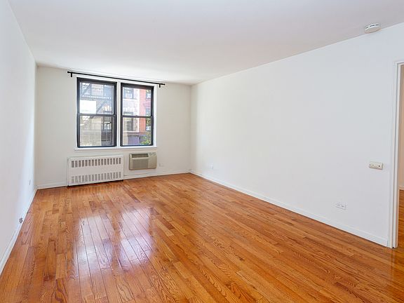 3rd image of 110 Sullivan St APT 2I
