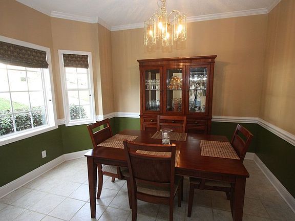 Seperate formal dining.