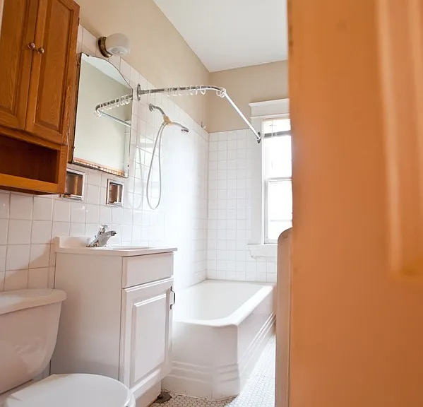 Freshly Renovated 2BR Apartments Near UWM Heat Included — Photo 42