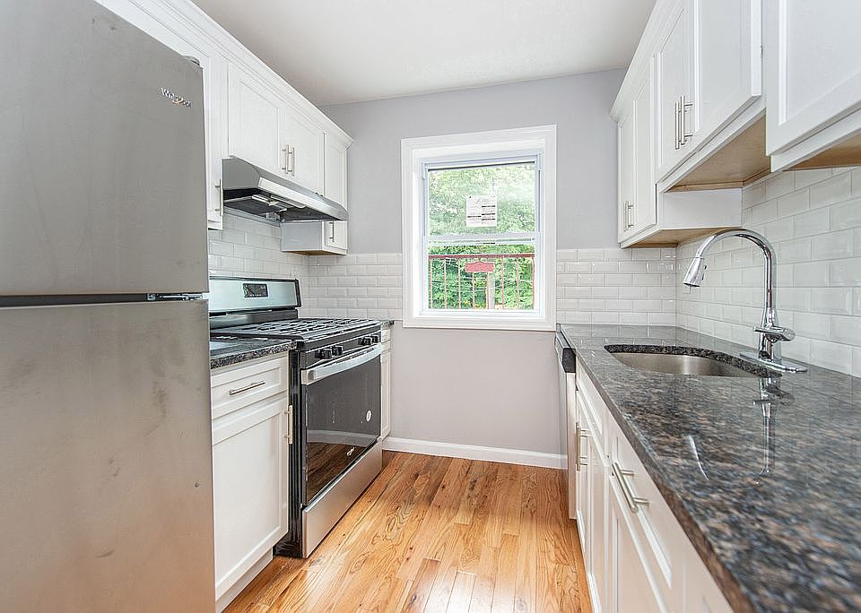 1st image of 378 Valley St #6A