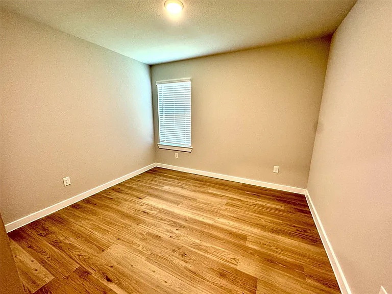 8615 Jetty Glen Dr — Photo 4