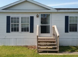1030 Green Leaf Dr, Ovid, MI 48866