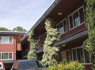 2147 NE Halsey St #0, Portland, OR 97232