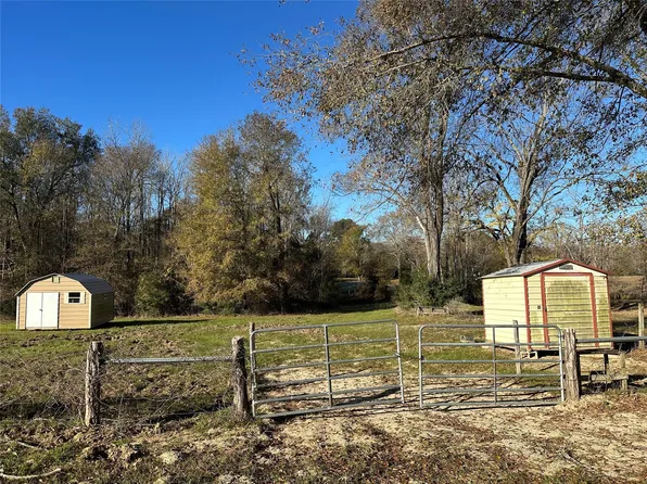 5604 County Road 364, Buffalo, TX 75831