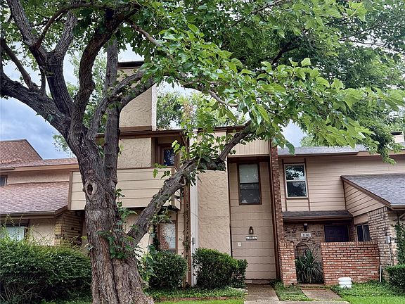 2nd image of 2010 Westkendal Ln