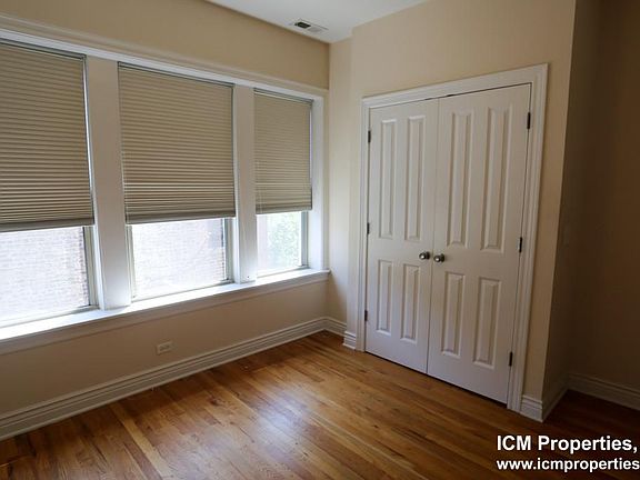 3rd image of 1210 W Waveland Ave #3L