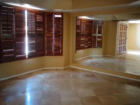 4th image of 9222 S Heather Dr