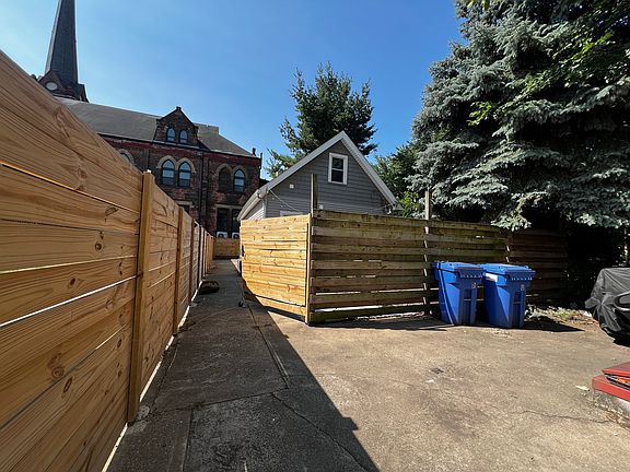 2nd image of 1417 Auburn Ave #3