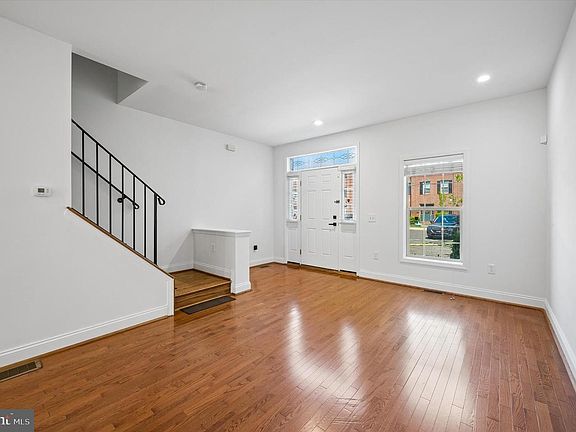 5th image of 2741 Tilton St