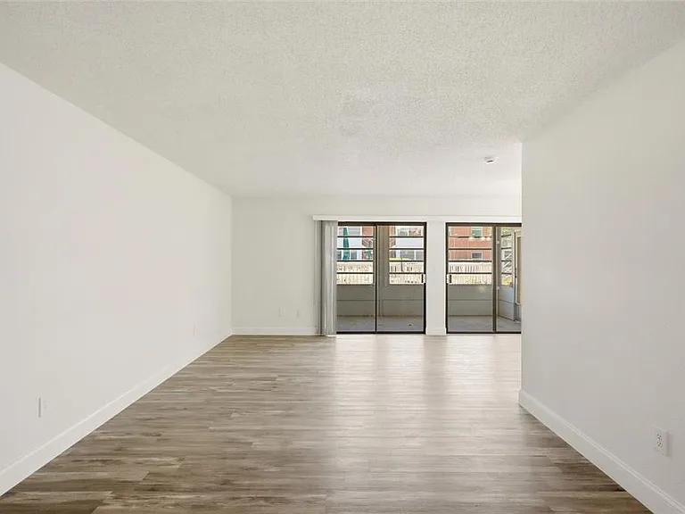 22333 Edgewater Dr #C2 — Photo 7