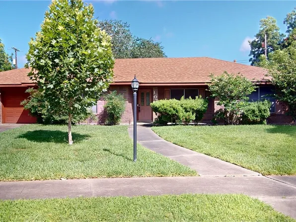 107 Hampton Ct, Victoria, TX 77904
