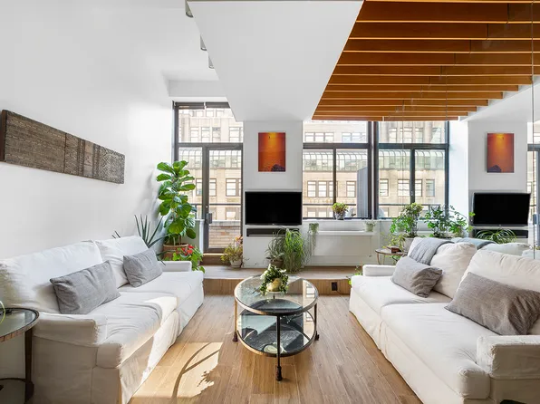 310 East 46th Street image 1 of 11