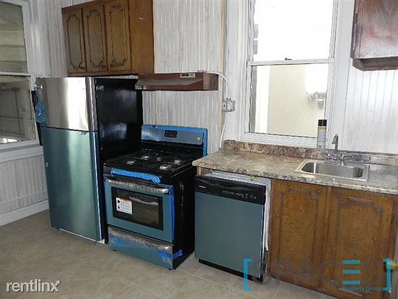 2nd image of 4147 N Hermitage Ave #1