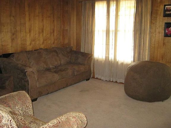 2nd image of 31 Thompson Dr