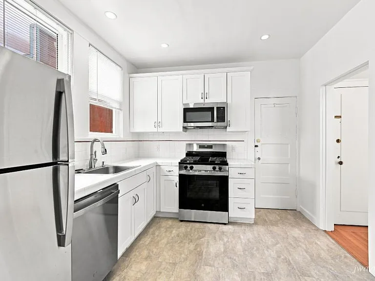 2255 Lake St #9 — Photo 3