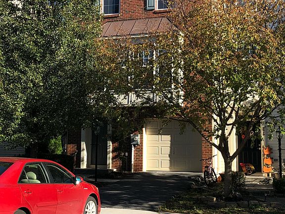 2nd image of 128 Pittman Ct