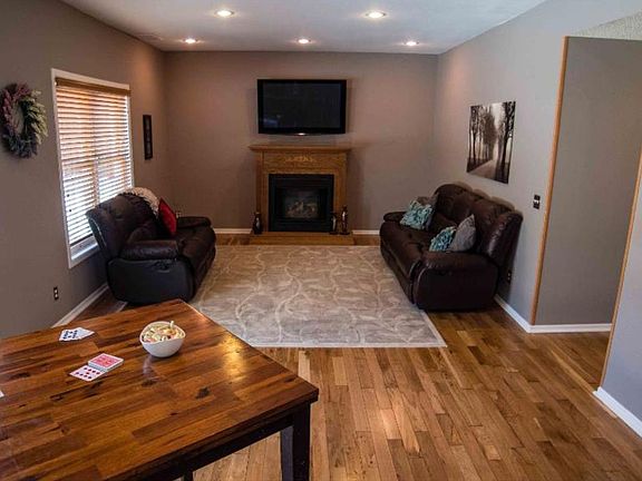 4th image of 1240 Earle Way