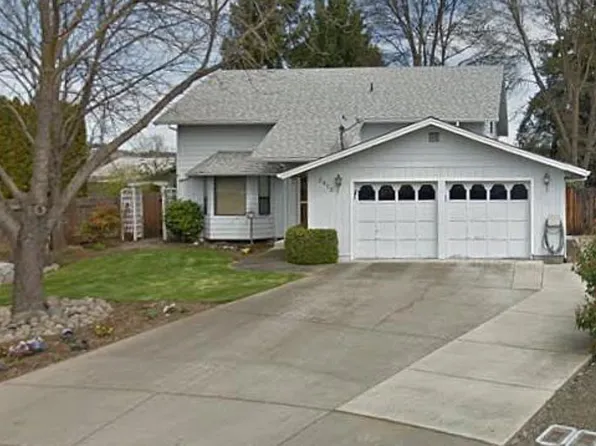 2415 Winslow Park Cir, Medford, OR 97504