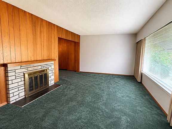 3rd image of 121 Sinclair Ave