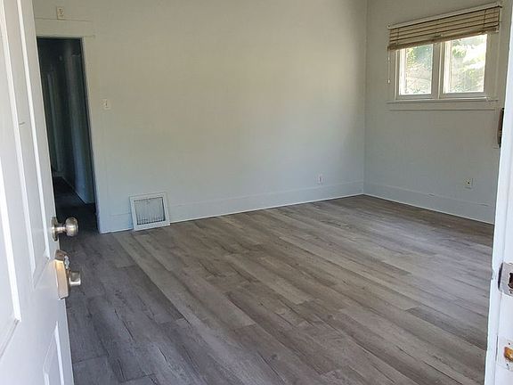 4th image of 1500 14th Ave