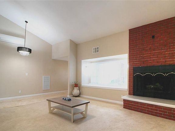 4th image of 1302 Stanwick Dr
