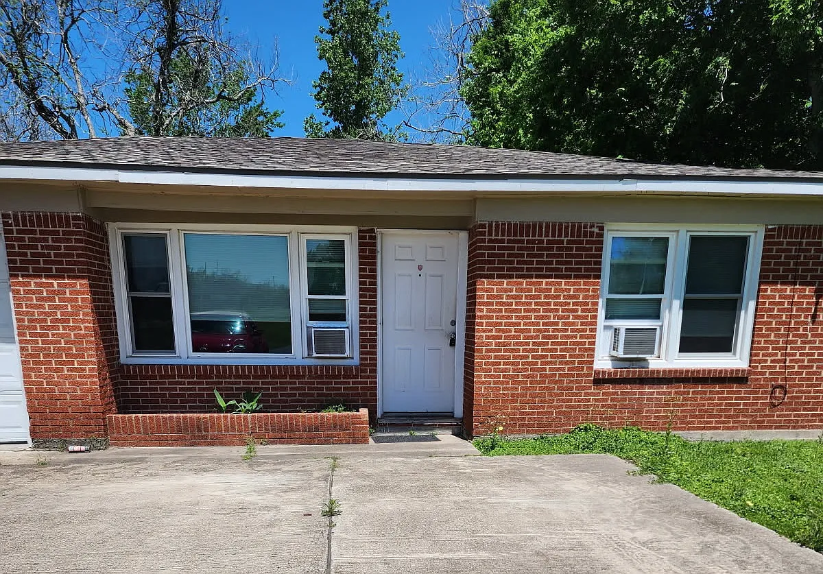3 bed, 1117 sqft, $1,600 — Photo 1