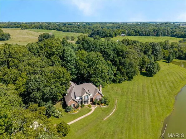 10631 Wine Hill Rd, Chester, IL 62233