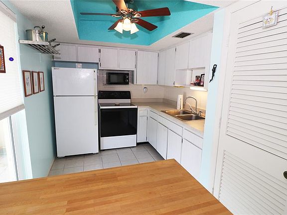5th image of 1026 Desoto Dr