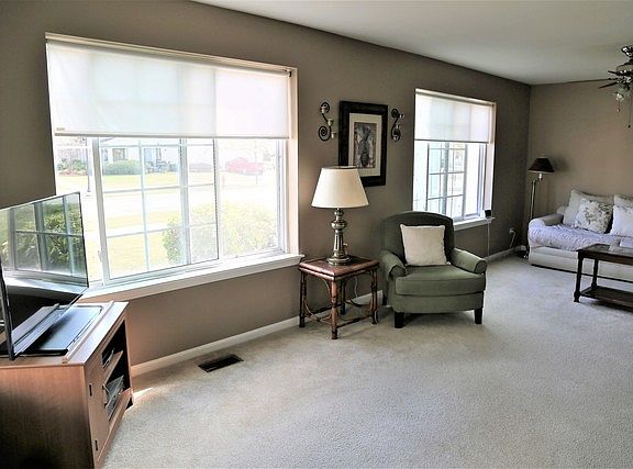 3rd image of 12744 W Wakefield Dr