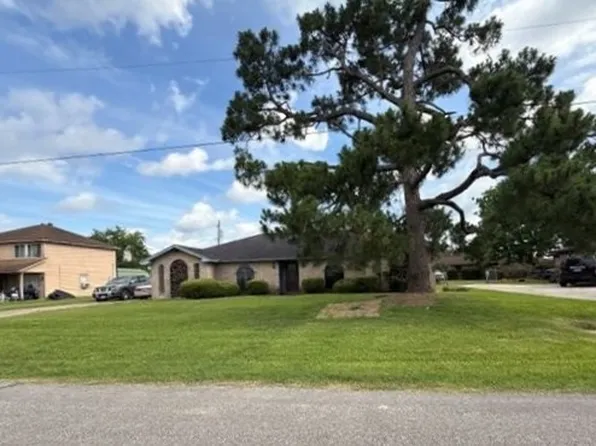 2230 W Highland Dr, Beaumont, TX 77705