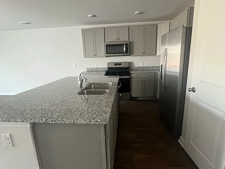 110 Haventree Ct #110 — Photo 3