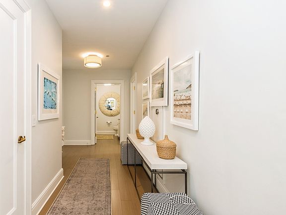 4th image of 451 E Grand Ave #1808