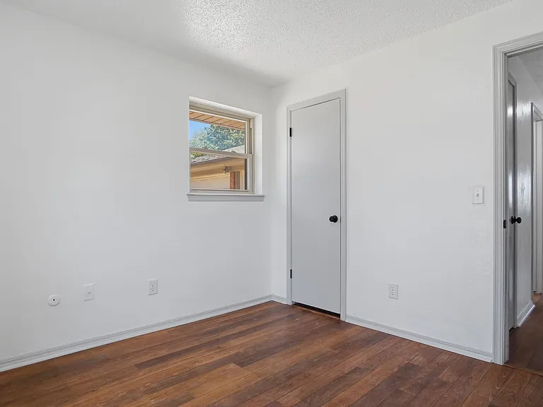 5404 S Huddleston Dr — Photo 19