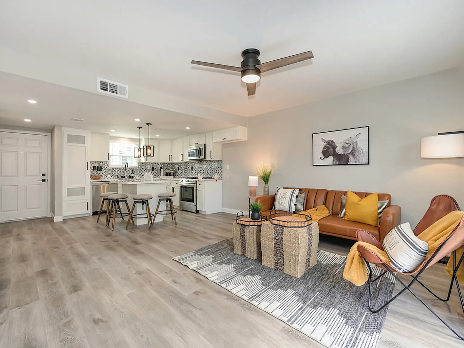 5608 Hillsdale Blvd — Photo 4