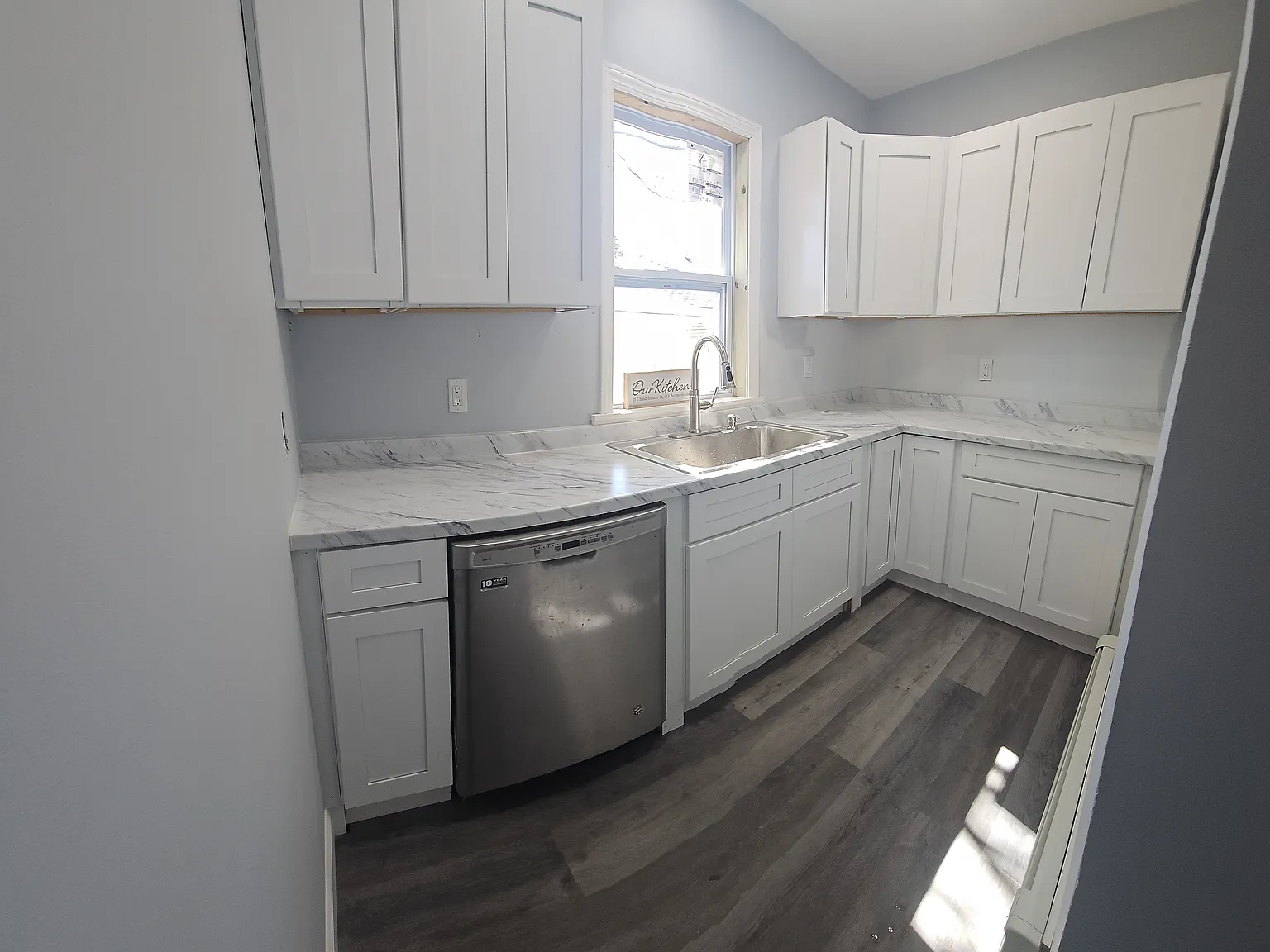 2 bed, 1200 sqft, $2,300 — Photo 3