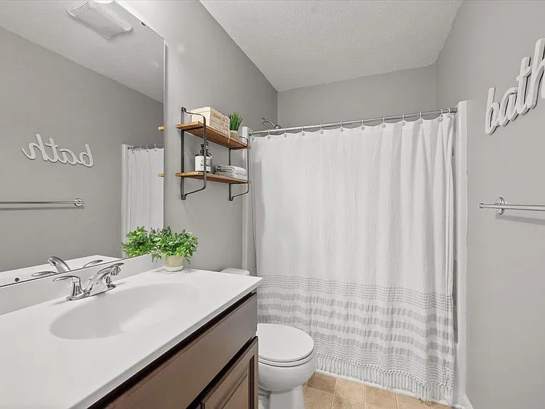 126 Watson Dr — Photo 17
