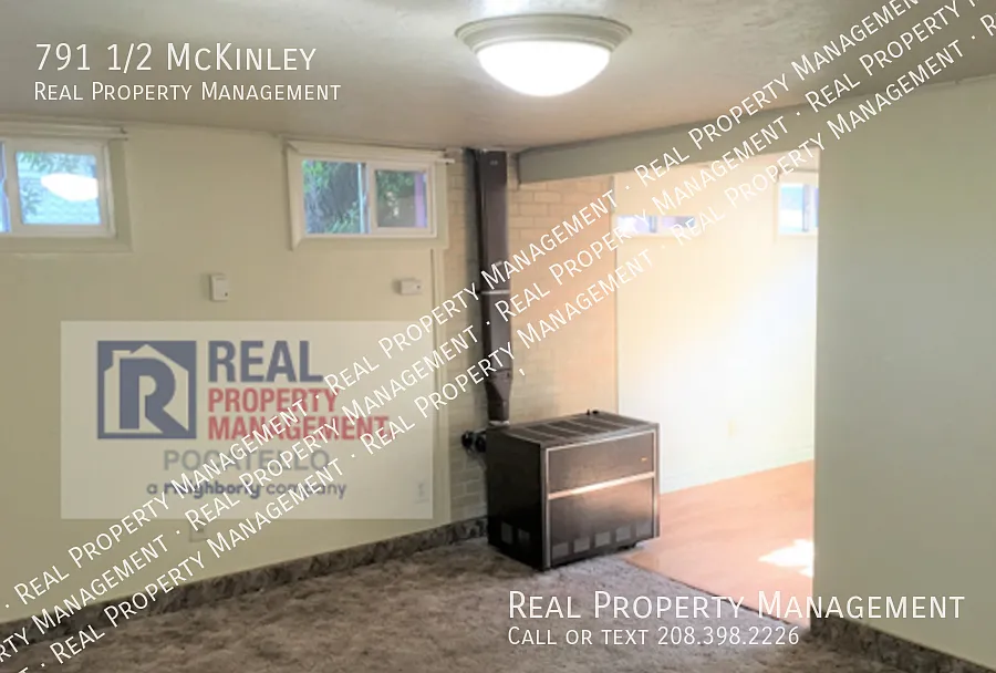 2 Bedroom 1 Bath Apartment - Basement apartment — Photo 2