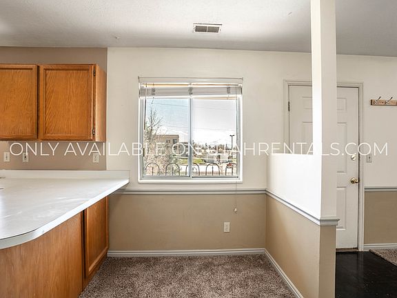 3rd image of 166 N 400 W APT 21