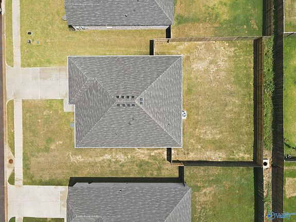 4th image of 239 Faded Rose Ln