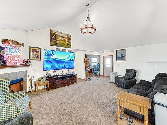 3rd image of 897 Meadowbrook Rd