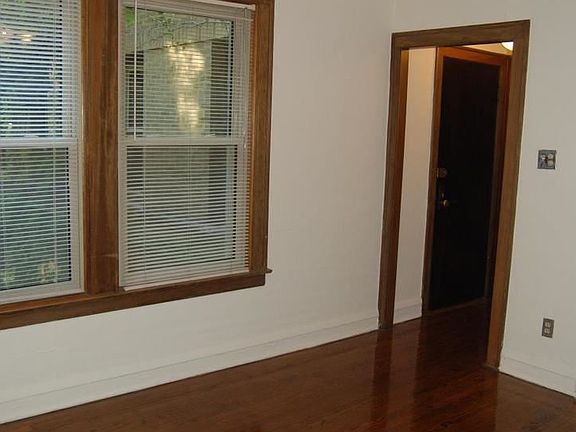 3rd image of 524 W Belden Ave APT G1
