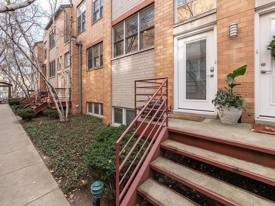 1st image of 2850 N Lakewood Ave Unit E